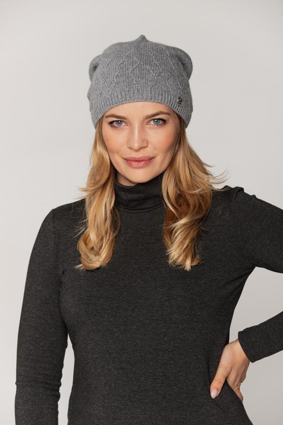 Single-layer cap with added cashmere