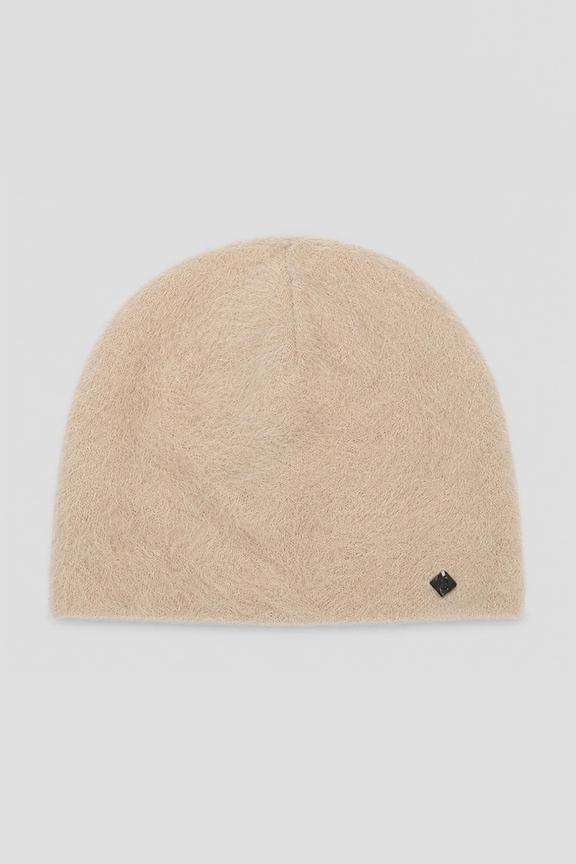 A soft beige hat with a blend of wool and cashmere