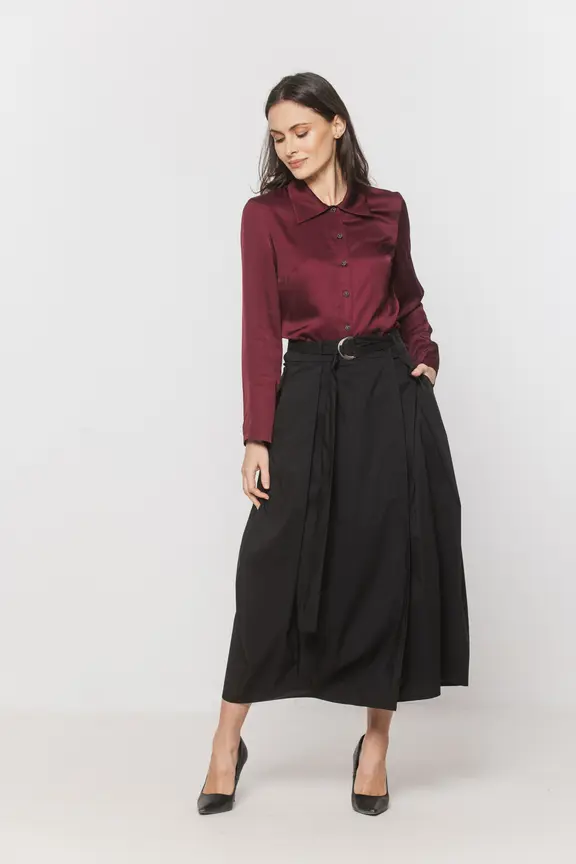 Czarna bawełniana spódnica midi zapinana kopertowo