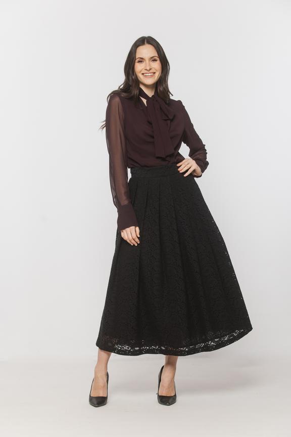 Czarna bawełniana spódnica z koronki