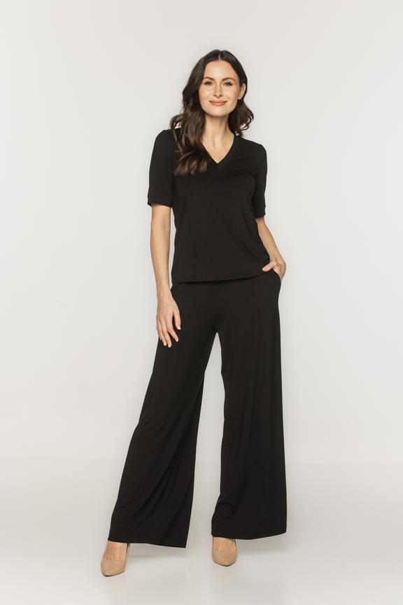 Czarna dzianinowa bluzka z dekoltem V