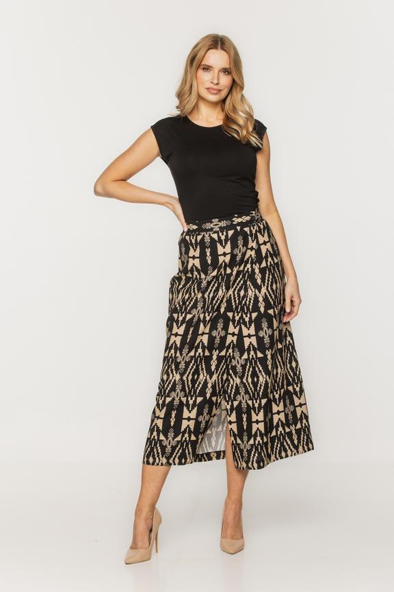 Czarna dzianinowa bluzka z włókna bambusowego