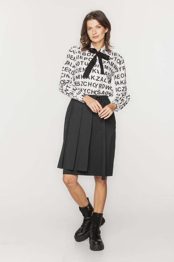 Czarna spódnica z dodatkową warstwą