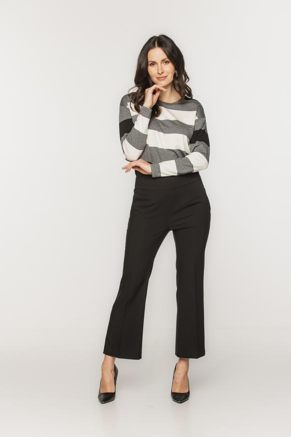 Black 7/8 length pleated trousers