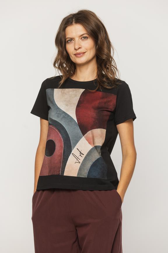 Czarny bawełniany t-shirt z nadrukiem w artystycznym stylu