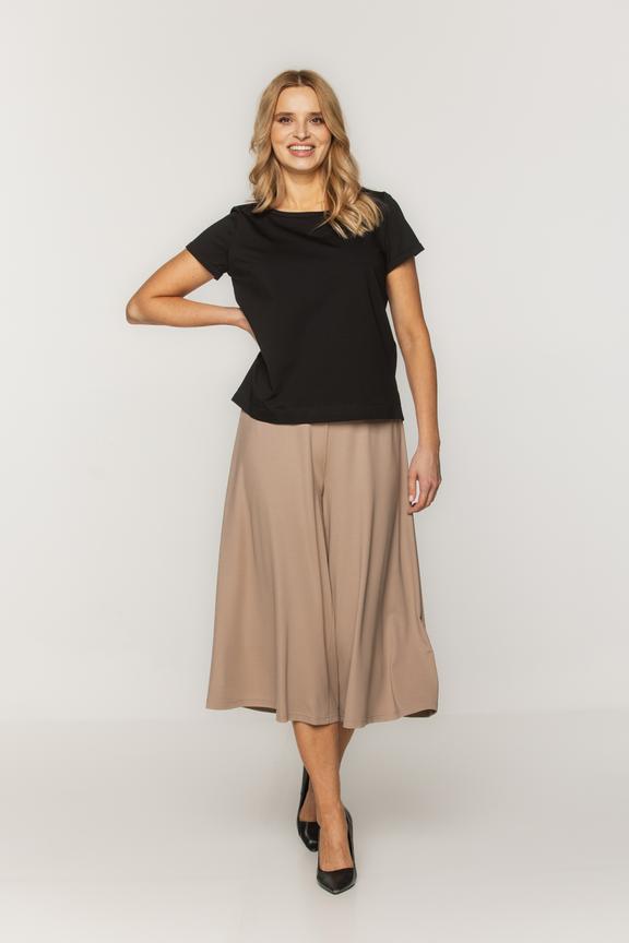 Czarny bawełniany t-shirt z wywijanym rękawem