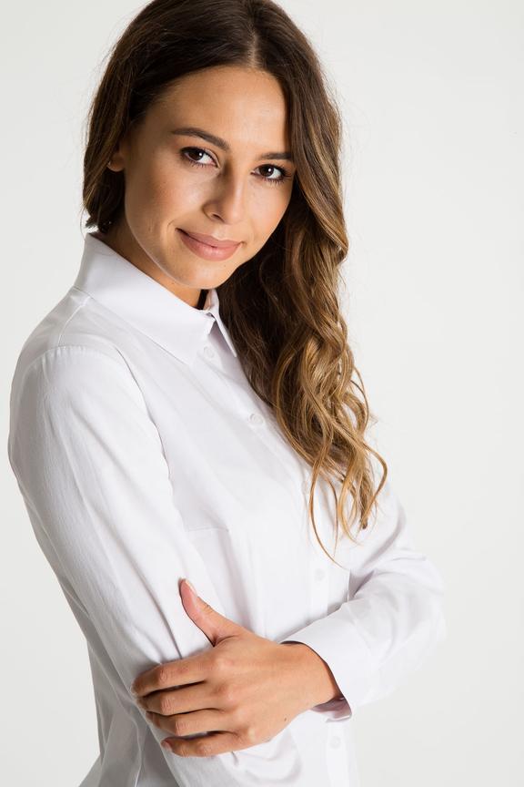 Klasyczna biała koszula