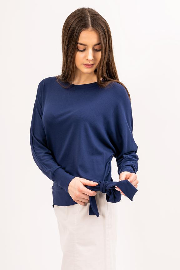 Granatowa bluzka z wiązaniem po bokach