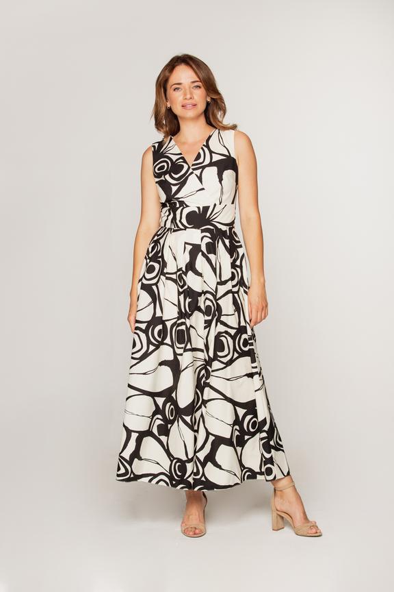 Długa rozkloszowana sukienka