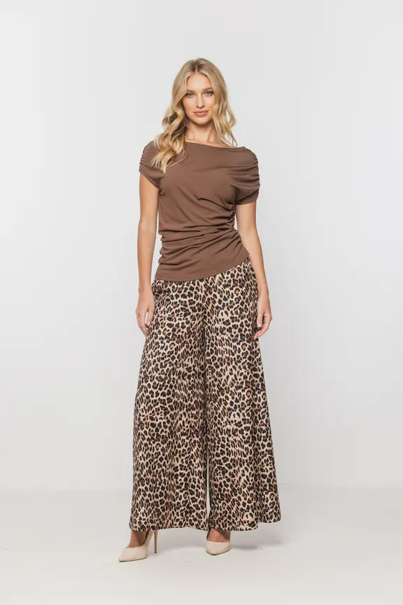 Dzianinowa bluzka z marszczeniami w kolorze ciepłego brązu