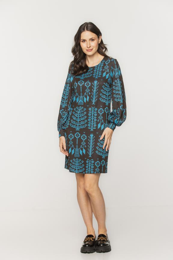 Dzianinowa prosta sukienka z bufiastym rękawem