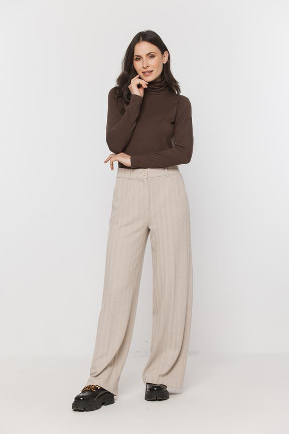 Dzianinowy brązowy golf z domieszką wełny