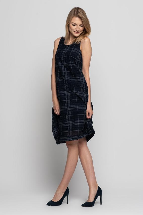 Sukienka w delikatną kratkę na grubych ramiączkach