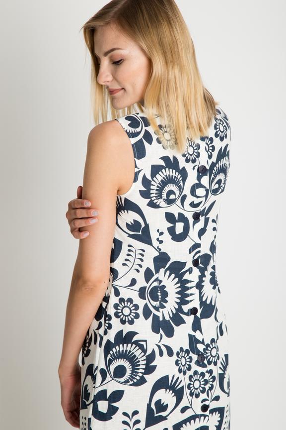Biała sukienka w folkowe wzory