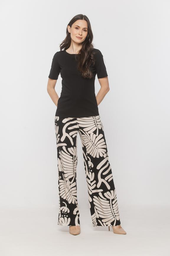 Elastyczna czarna bluzka z krótkim rękawem