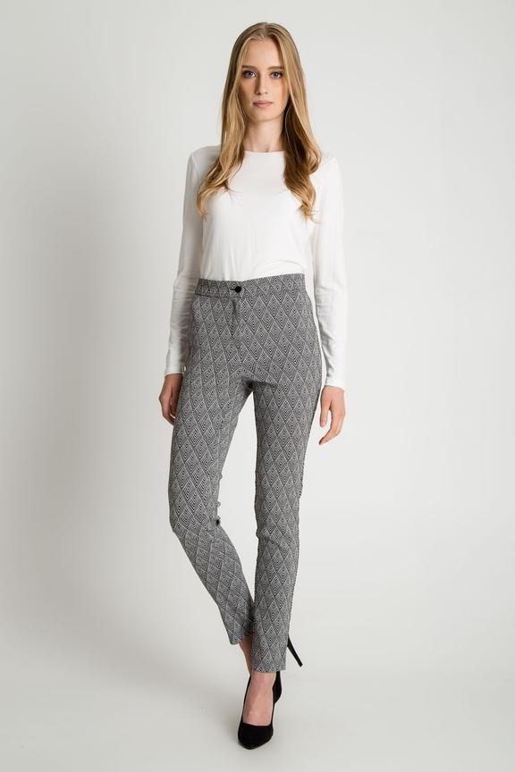 Klasyczne spodnie z kieszeniami na przodzie