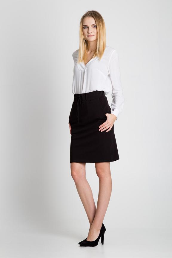 Czarna spódnica do kolan