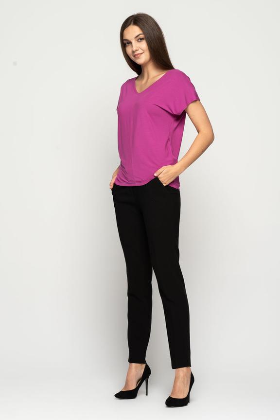 Amarantowa bluzka z dekoltem V