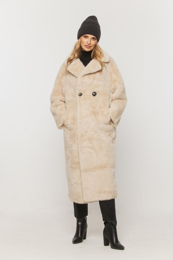 Futerkowy jasny płaszcz zapinany dwurzędowo