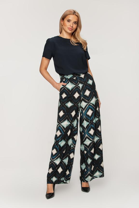 Granatowa letnia bluzka