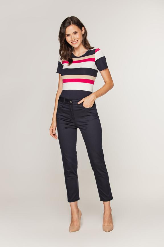 Granatowe spodnie zapinane na guzik