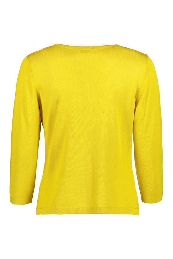 Sweterek w słomkowym kolorze