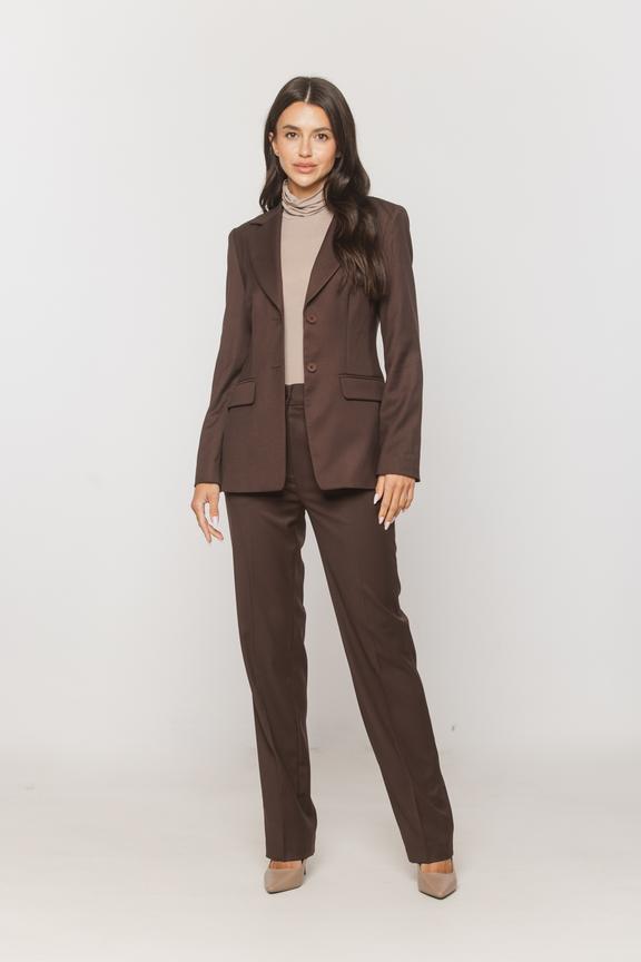 Klasyczny jednorzędowy brązowy żakiet o taliowanym kroju