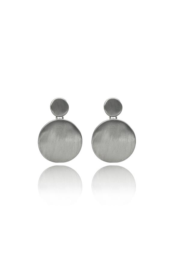Kolczyki w stylu minimalistycznej elegancji