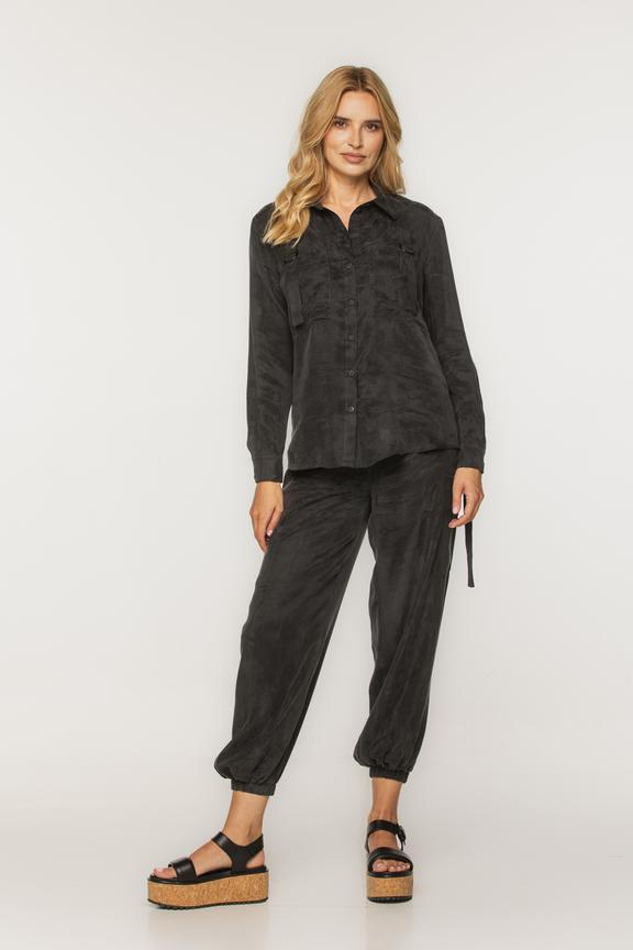 Designerska antracytowa koszula z ozdobnymi kieszeniami