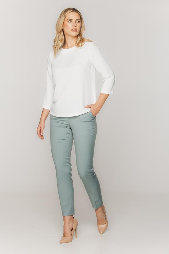 Kremowa bluzka o pudełkowym kroju