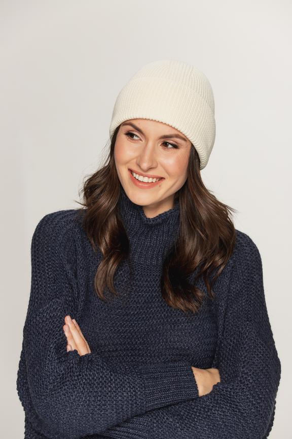 Cream ribbed knit cap