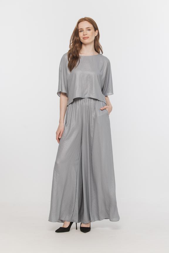 Short loose-fitting dress made of a slightly shiny lightweight fabric