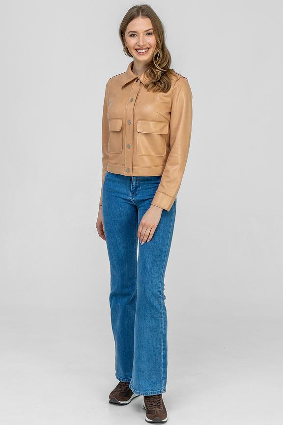 Krótka morelowa kurteczka z naszywanymi dużymi kieszeniami