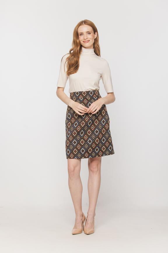 Short original skirt made of patterned fabric
