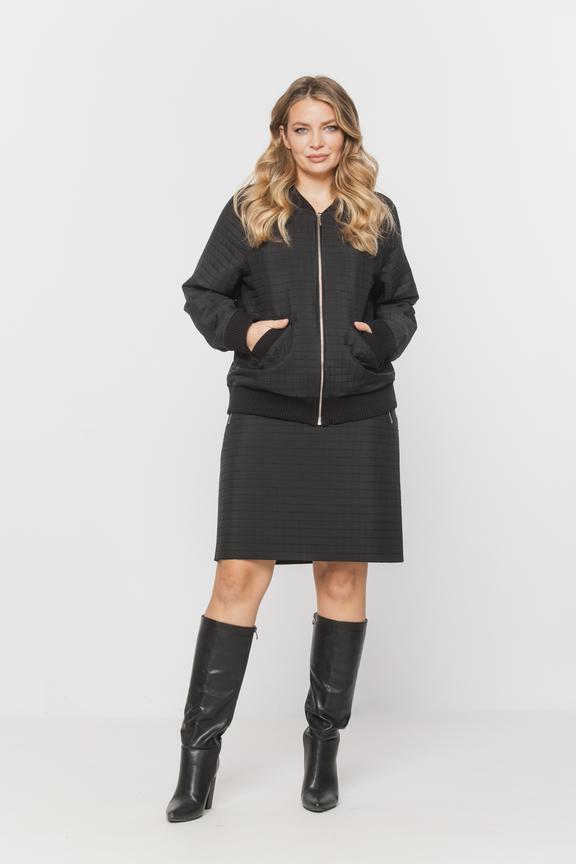 Krótka spódnica z czarnej pikowanej tkaniny