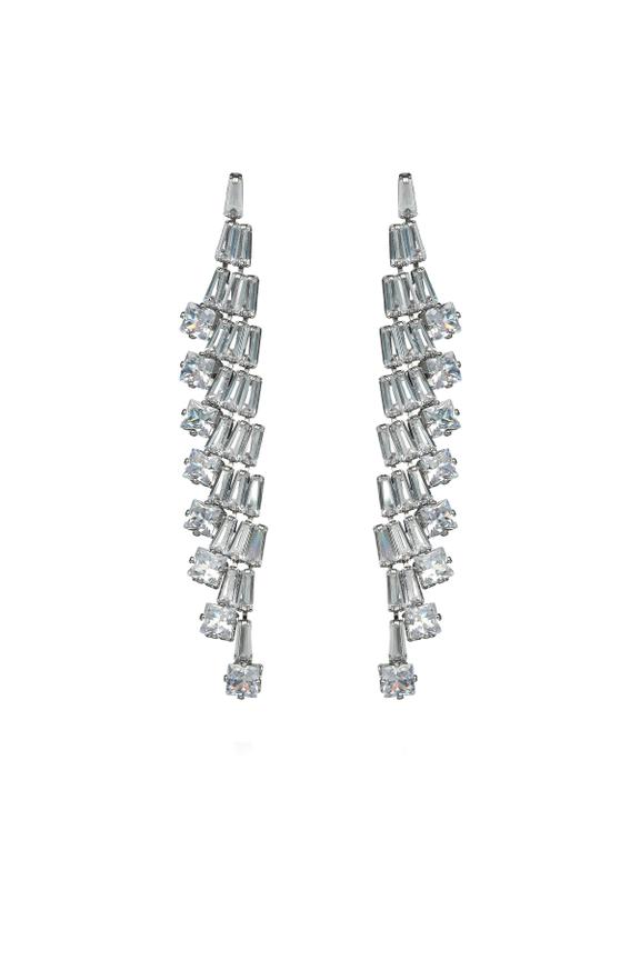 Kunsztowne wieczorowe kolczyki odbijające światło