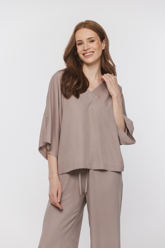 Przewiewna beżowa bluzka z tencelu  o luźnym kroju