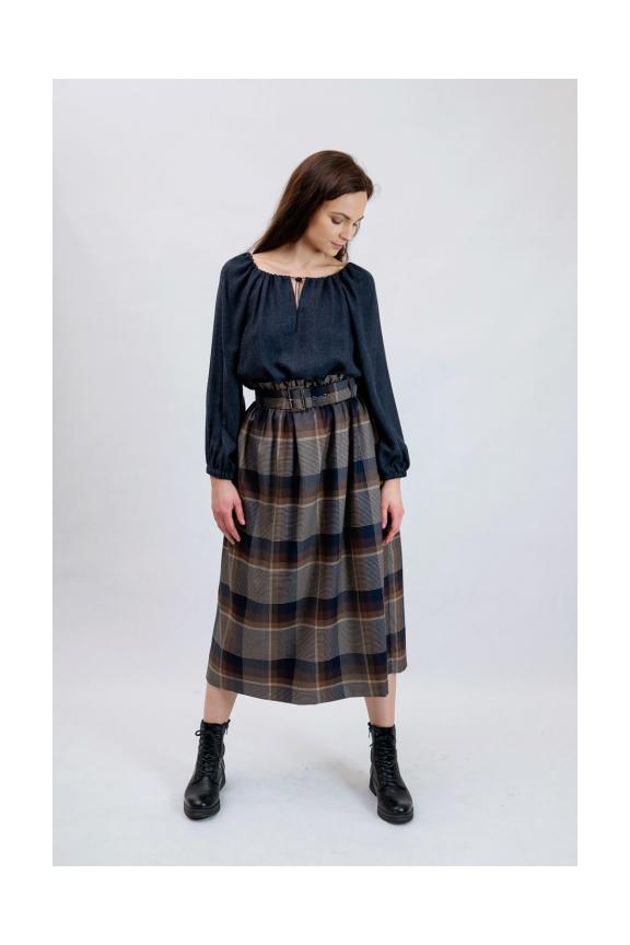 Luźna szara bluzka z troczkiem