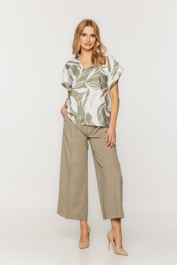 Luźna tkaninowa bluzka z dekoltem w serek