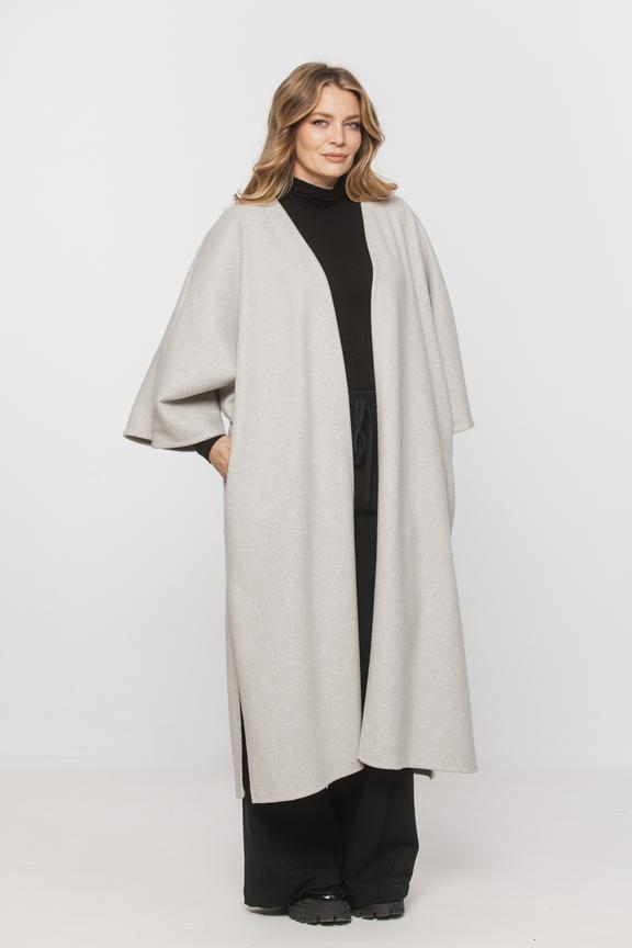 Miękka długa narzutka w odcieniu szarości o luźnym fasonie