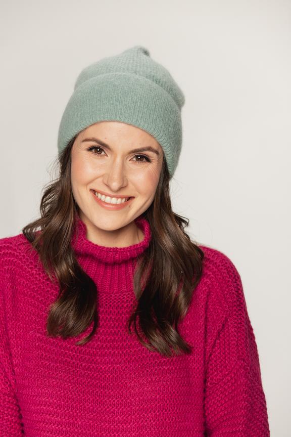 Fashionable wind-up cap