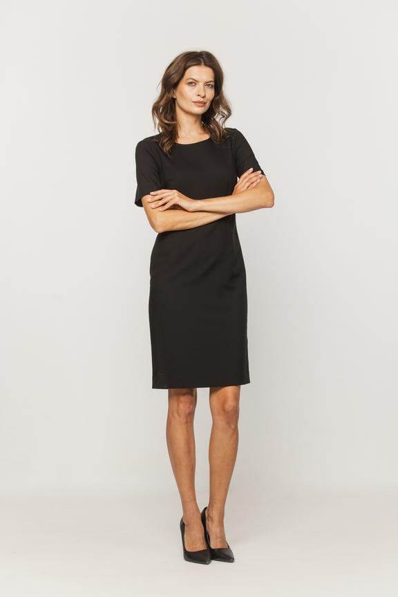 Ołówkowa czarna sukienka z krótkim rękawem w klasycznym wydaniu