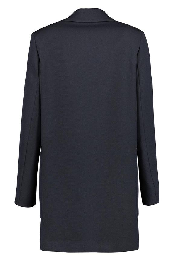 Granatowy płaszcz o prostym kroju