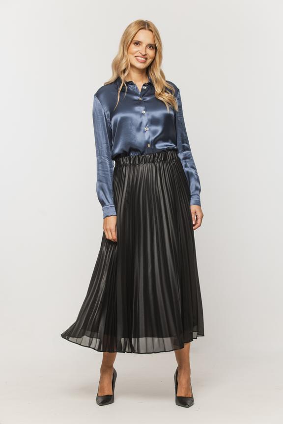 Plisowana czarna spódnica z błyszczącej tkaniny