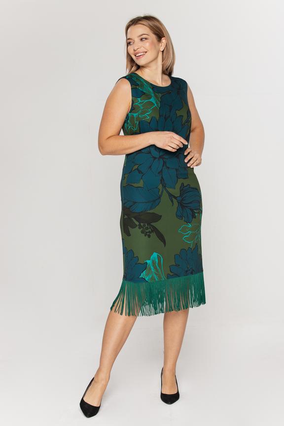 Prosta sukienka wykończona frędzlami