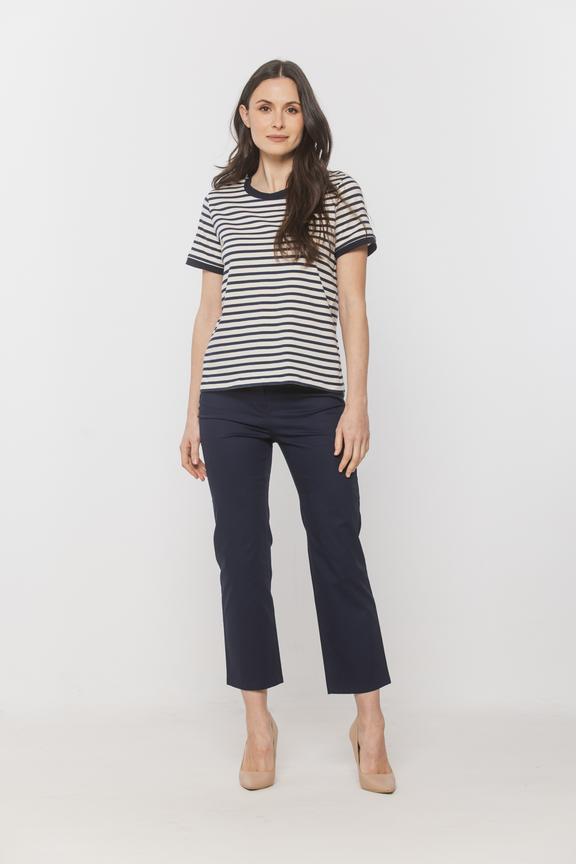 Prosty dzianinowy t-shirt w granatowe paski
