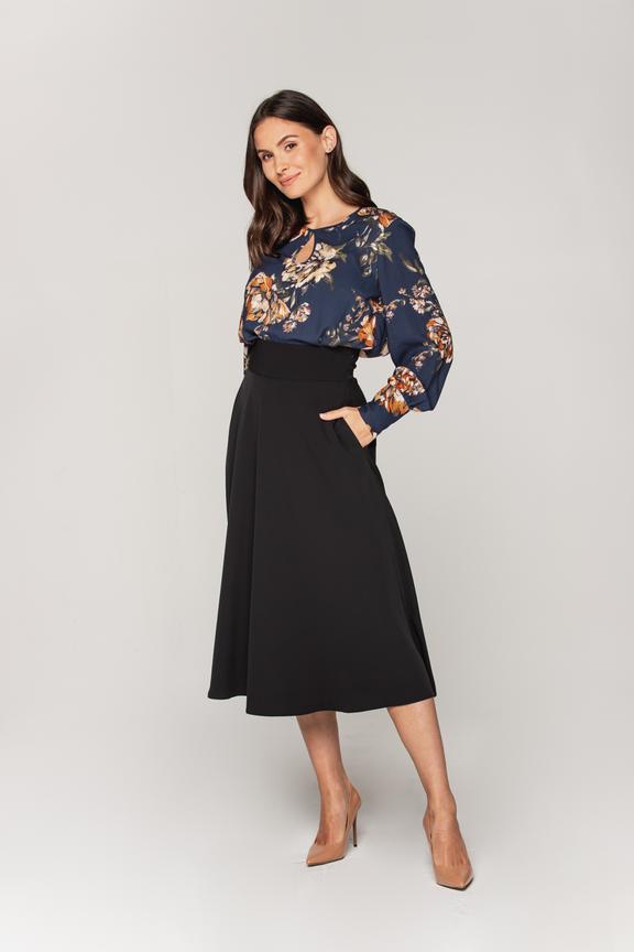 Spódnica z kieszeniami i podszewką