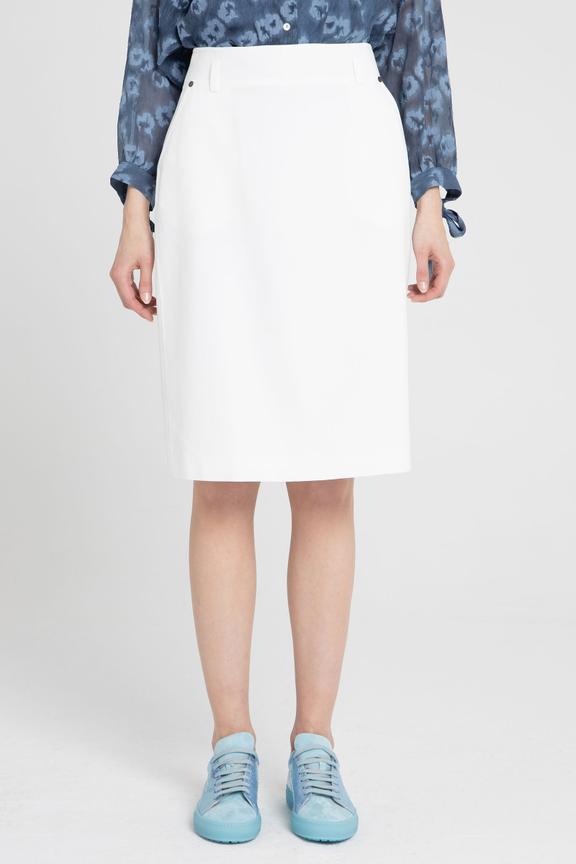 Biała spódnica z tkaniny