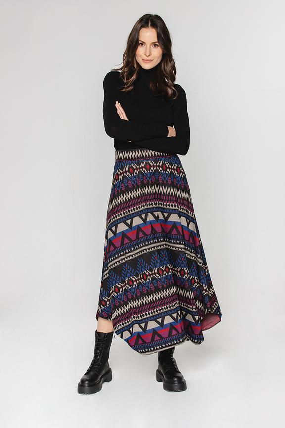 Wzorzysta spódnica z grubej dzianiny