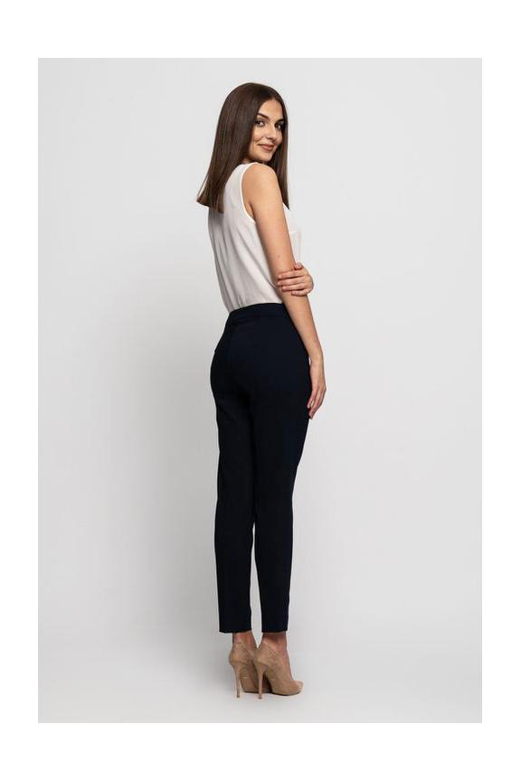Czarne klasyczne spodnie w kant z suwakiem z boku